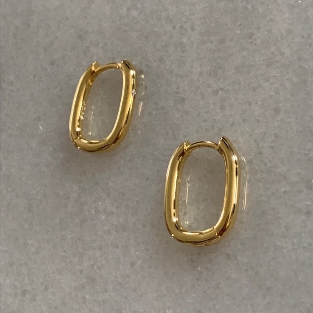 18K Gold Crystal Oval Huggie Hoop Earrings